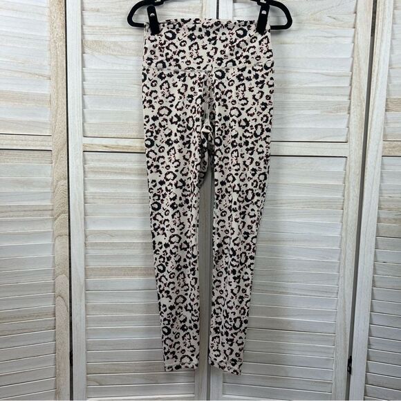 3/$25 Colorful Koala Cheetah Animal Print Leggings Large - Picture 1 of 7